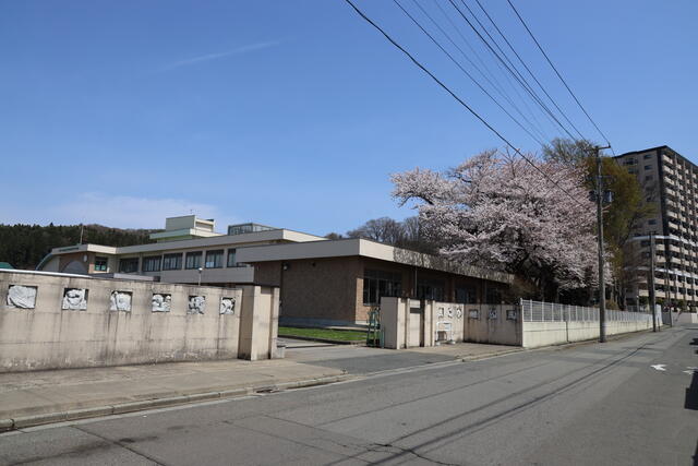 国立大学法人岩手大学教育学部附属中学校 (520m)