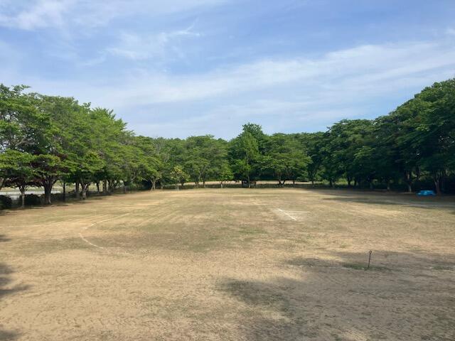 多目的グランド。運動会やサッカー場、キャンプ場としても利用で／撮影日2025-04-15
