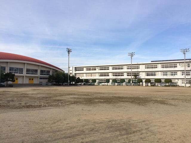 白石市立白石第一小学校 (270m)