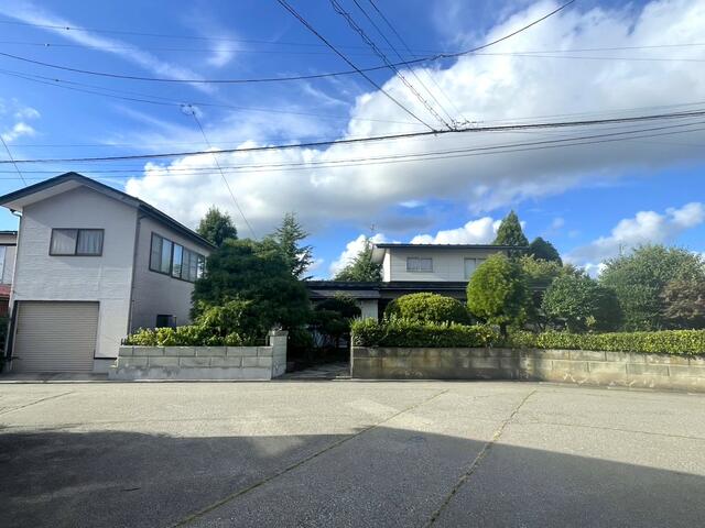 秋田県秋田市の一戸建て | 890万円 | 5LDK | 502.78m² | Akiyama house finder