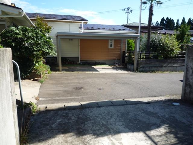 現地土地／駐車場前面道路