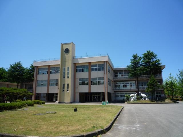 由利本荘市立鶴舞小学校 (959m)