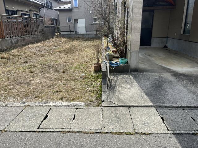 現地土地／北西角　西側隣地境界