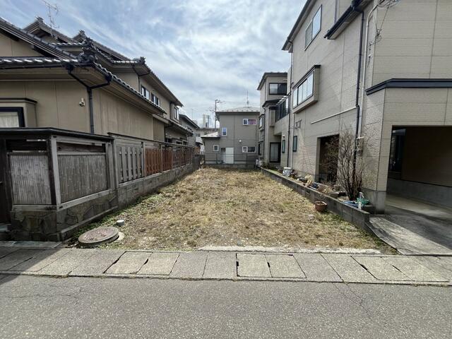 現地土地／北側から広角で撮影