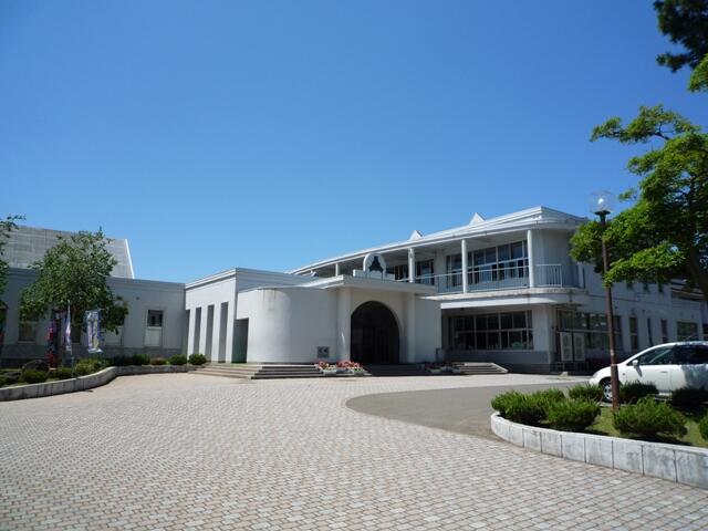 由利本荘市立鶴舞小学校 (708m)
