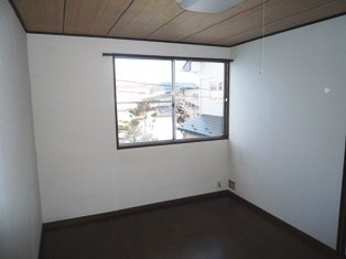 リビング以外の居室／洋室６帖