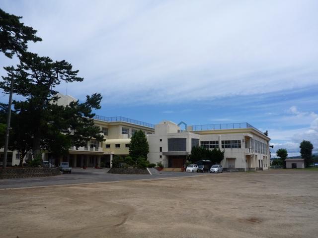 にかほ市立象潟小学校 (1,304m)
