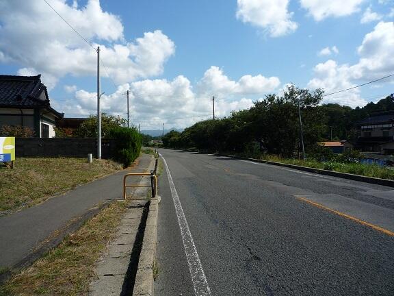 前面道路　南側から撮影