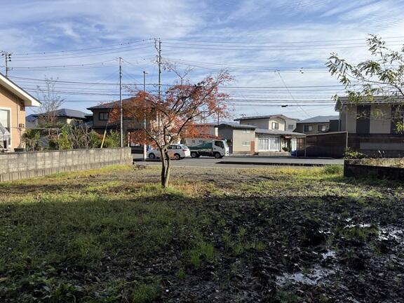 現地土地／西側から撮影