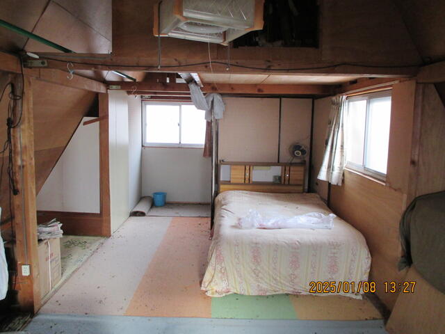 detached 秋田県山本郡八峰町八森字滝の間 地図を見る