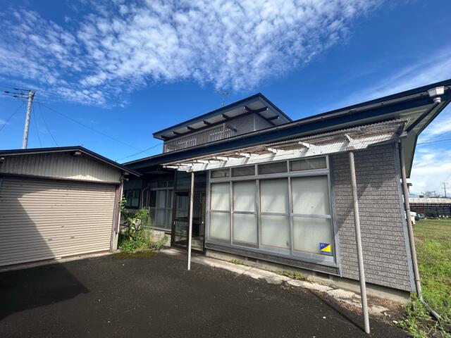 detached 秋田県山本郡三種町鹿渡字二本柳 地図を見る