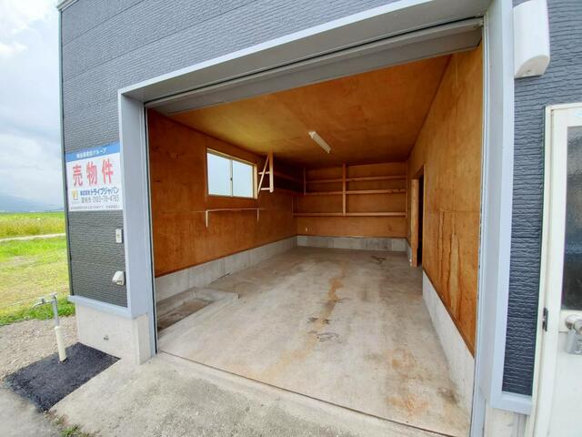 detached 秋田県雄勝郡羽後町字稲荷 地図を見る