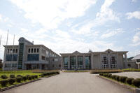中仙中学校 (950m)