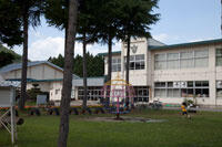 中仙小学校 (1,200m)
