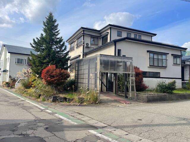 秋田県横手市の一戸建て | 400万円 | 8SLDK | 396.69m² | Akiyama house finder