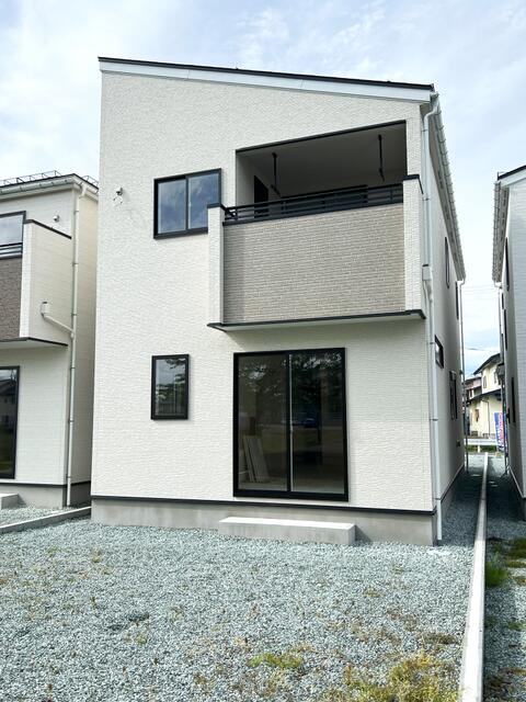 detached 山形県西村山郡河北町谷地字田中 地図を見る