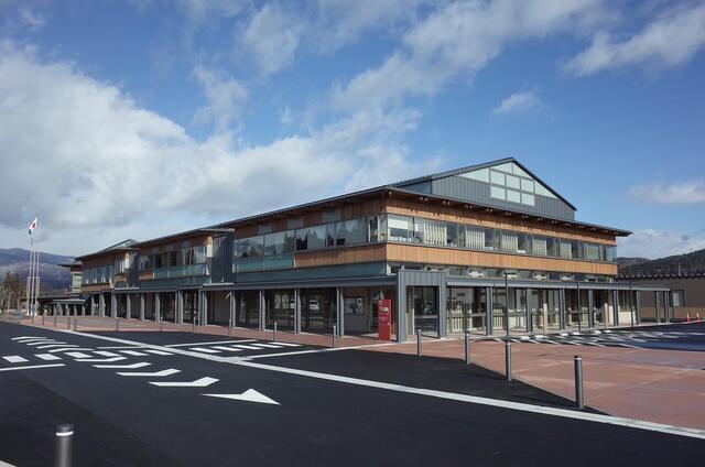 白鷹町役場 (750m)