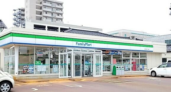 ファミリーマート酒田中町三丁目店 (369m)