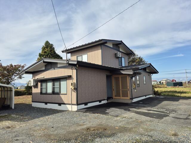 山形県米沢市の一戸建て | 870万円 | 4LDK | 1185.95m² | Akiyama house finder
