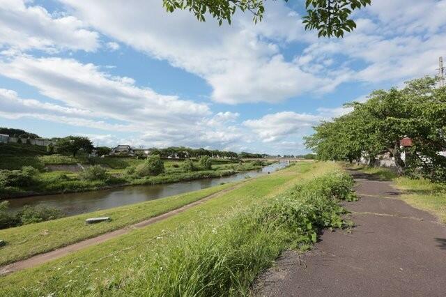 釈迦堂川近くで、四季を感じられて、開放的な環境です♪