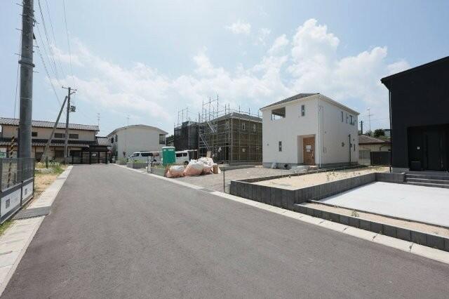 現地（外観）／前面道路を含む現地写真／撮影日2026-07-22