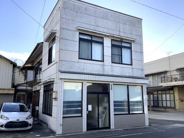 福島県伊達市の一戸建て | 400万円 | 9K | 215.04m² | Akiyama house finder