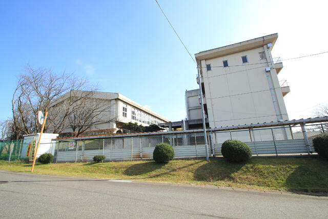 土浦市立都和中学校 (1,856m)
