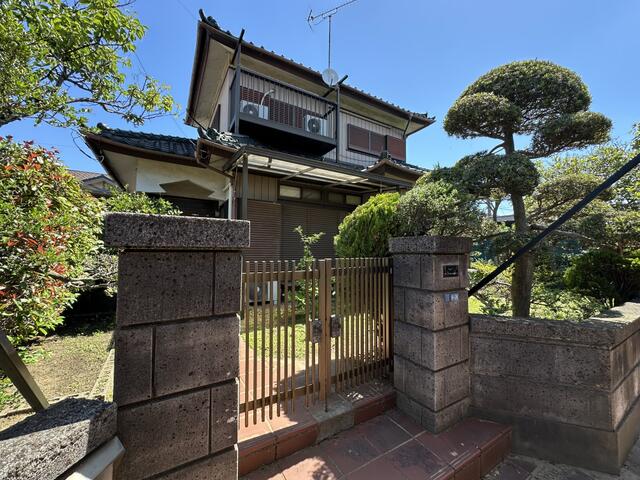 Modern One-Story Wooden Home in Mito, Ibaraki - $219,933 | Old