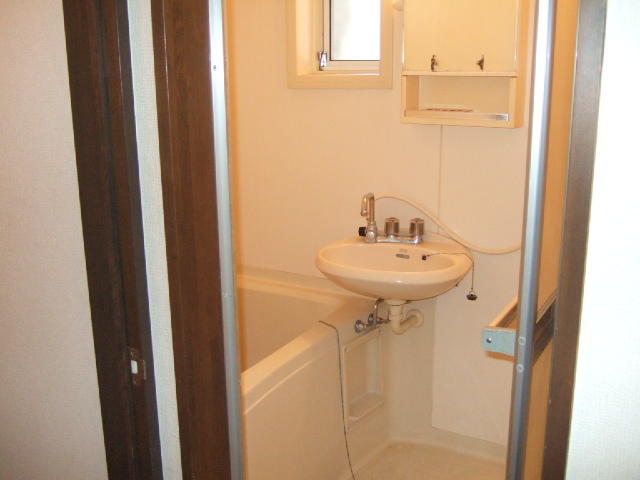 リビング以外の居室／バス