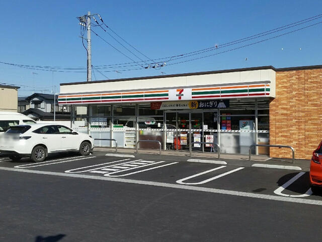 セブンイレブン結城アクロス通り店 (576m)