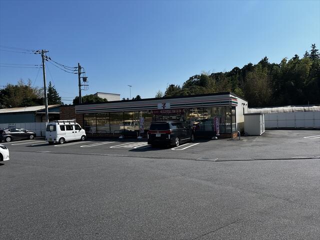 セブンイレブン (650m)