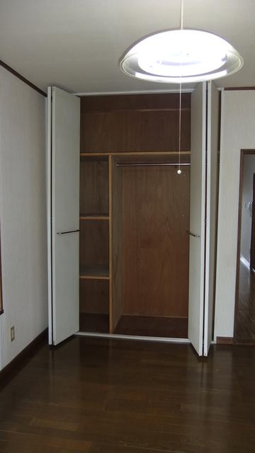 収納／リビング６帖収納