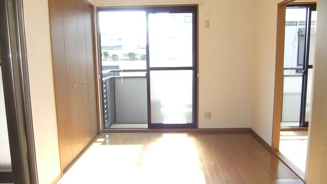 リビング／洋室６帖