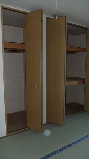 収納／和室６畳の収納　押し入れとクローゼット