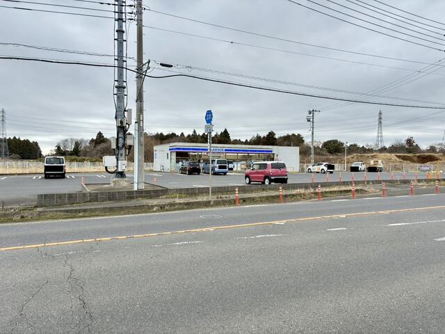 ローソン稲敷犬塚店 (2,495m)