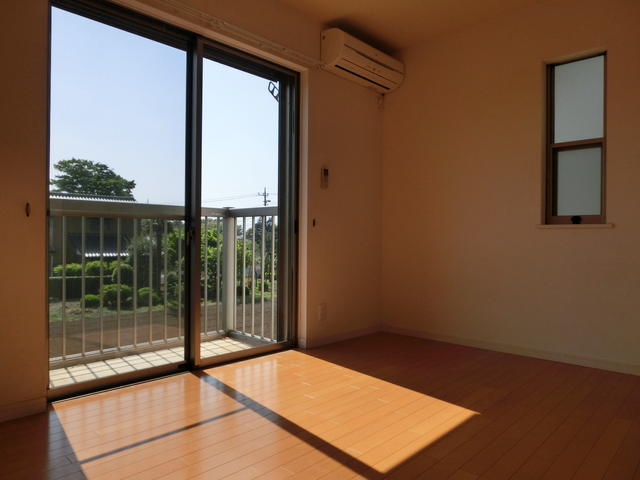 リビング以外の居室／洋室６帖