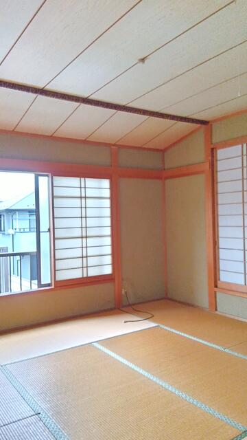 リビング以外の居室／２階和室　船底天井が趣ある空間