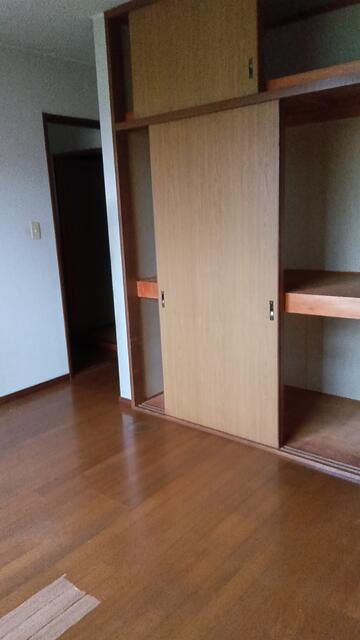 リビング以外の居室／２階　東側洋室