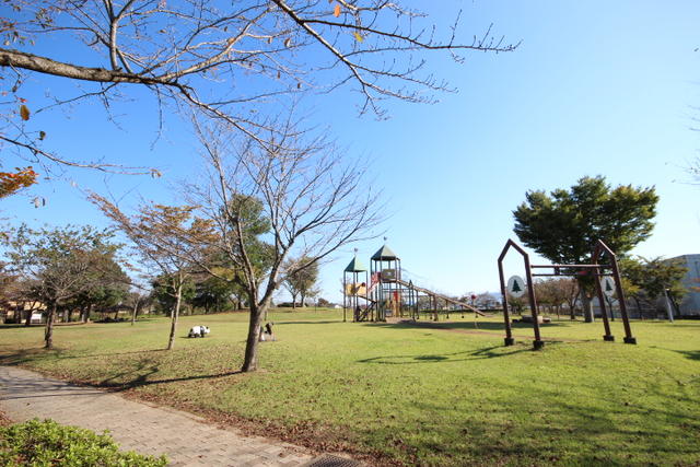 下岡崎近隣公園 (1,097m)