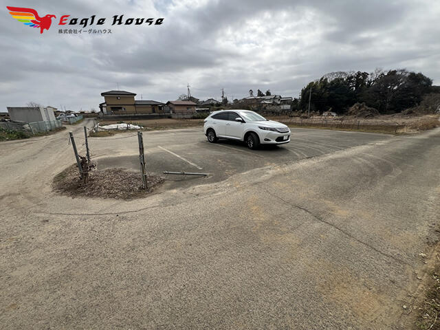 現地（駐車場）／現地徒歩１分・駐車１０～１２台可能。別途駐車料金無