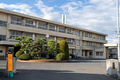 ひたちなか市立勝田第二中学校 (2,016m)