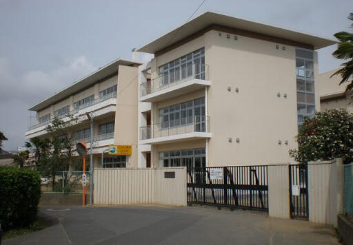 鹿嶋市立三笠小学校 (512m)
