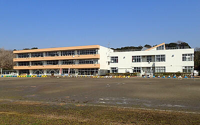 潮来市立延方小学校 (1,012m)