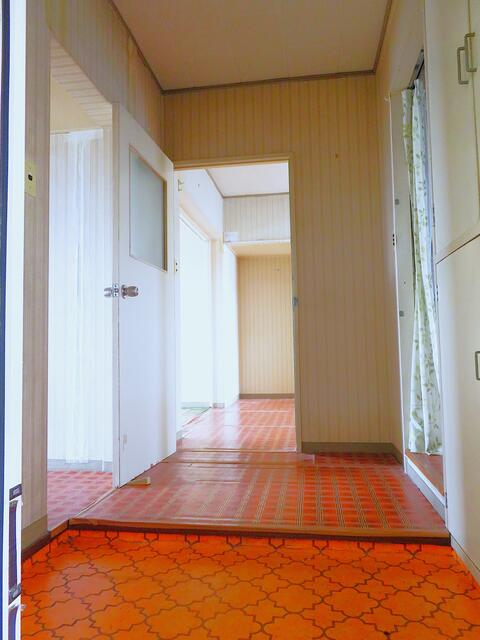 玄関／玄関ホール（下駄箱収納付）／撮影日2025-05-15