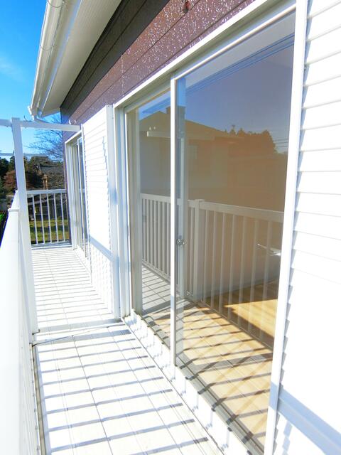 バルコニー／２階の和室二部屋を繋ぐバルコニー：新鮮な空気だけでなく気持ち／撮影日2024-12-12