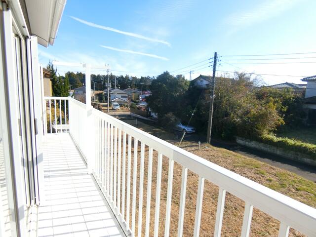 住戸からの眺望／２階の洋室二部屋を繋ぐバルコニー：視界爽快なリラックスバルコ／撮影日2024-12-12