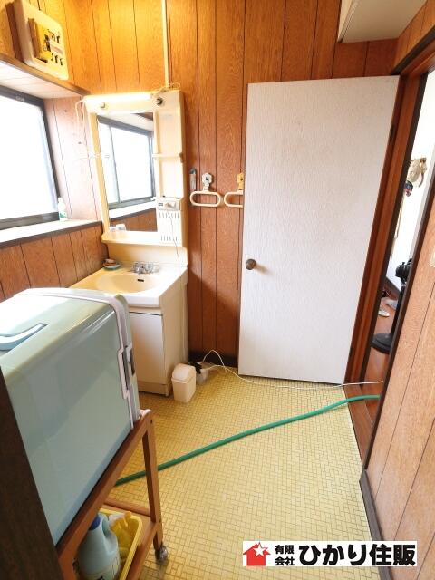 洗面台・洗面所／広々洗面所は毎日の身支度も快適にお使いいただけます