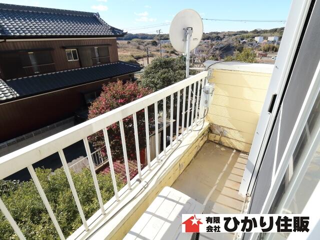 バルコニー／横幅の広いバルコニーは洗濯物干しに重宝します