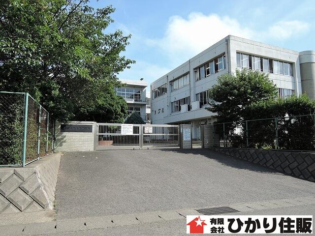 鹿嶋市立平井中学校 (1,847m)