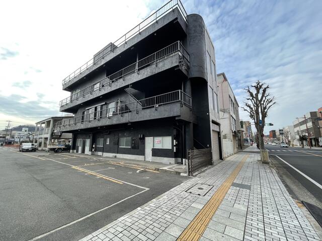 足利市葉鹿町の倉庫